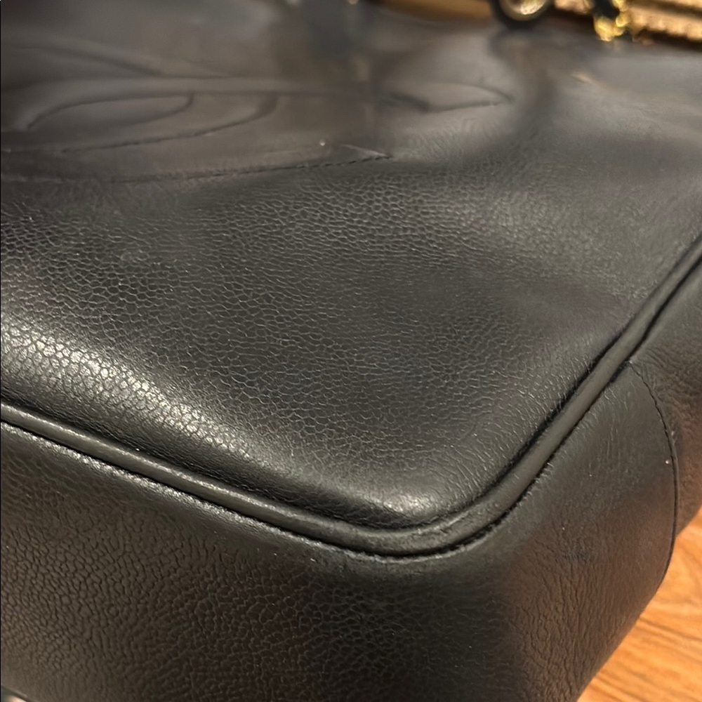 Chanel Black Caviar Shoulder Bag with Gold Hardware - Picture 10 of 16